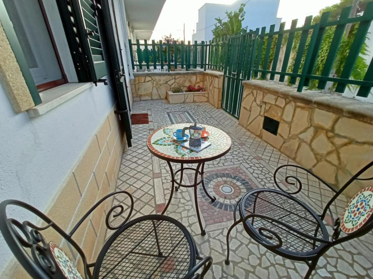 Villetta Poesia 50 M Dal Mare Con Giardino E Parcheggio Torre dell'Orso Exterior photo