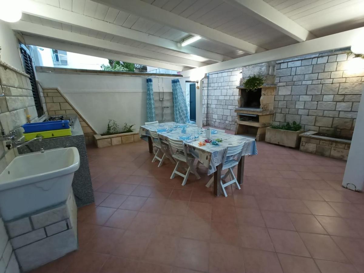 Villetta Poesia 50 M Dal Mare Con Giardino E Parcheggio Torre dell'Orso Exterior photo