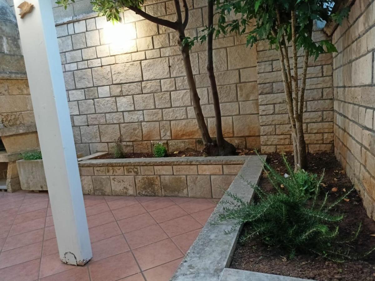 Villetta Poesia 50 M Dal Mare Con Giardino E Parcheggio Torre dell'Orso Exterior photo